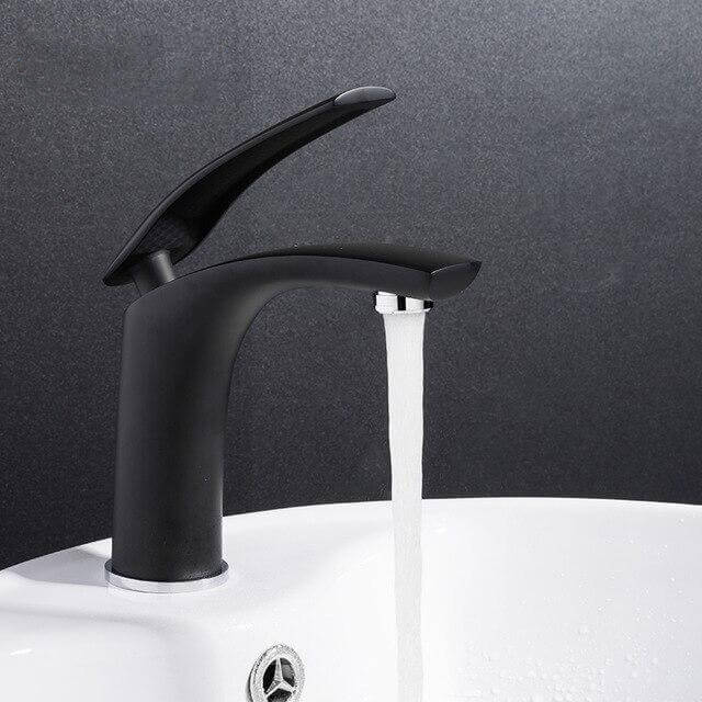 Brass Basin Faucet Solid Cold & Hot Water Bathroom Faucet Single Handle Water Sink Tap Bathroom Accessories - Image 2