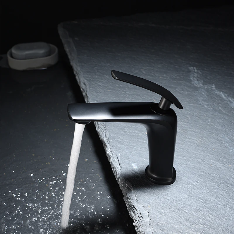 Single Handle Bathroom Faucet Lavatory Sink Faucets One Hole Faucet in Solid Brass - Image 4
